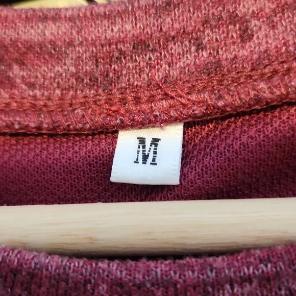 Maroon puffed sleeve top - Picture 8 of 8